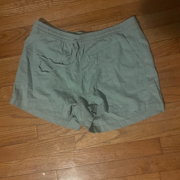 J.Crew size medium, draw string linen shorts. - Picture 2 of 6